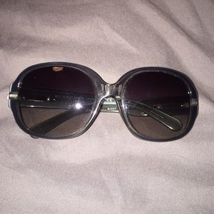 ☀️BURBERRY ☀️SUNGLASSES😎
